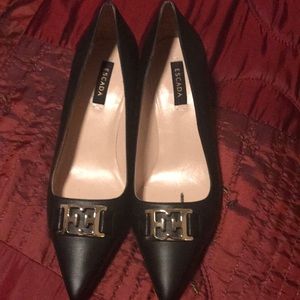 Beautiful Escada logo black with gold logo Wore 2x